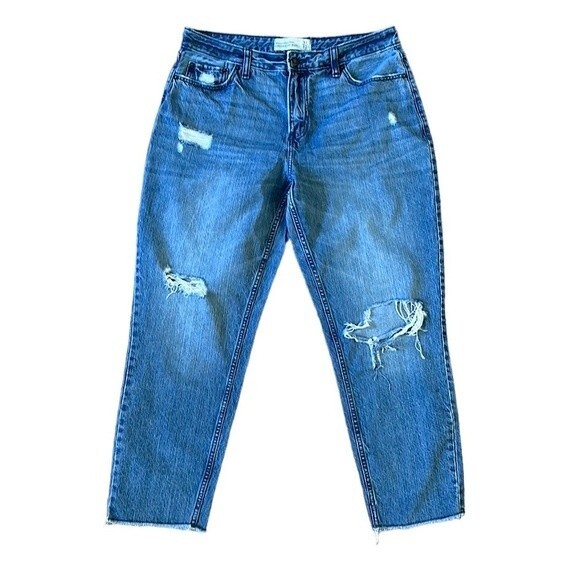 Abercrombie & Fitch Women’s Girlfriend Distressed Jeans Raw Hem Size 31/12 - Picture 1 of 14